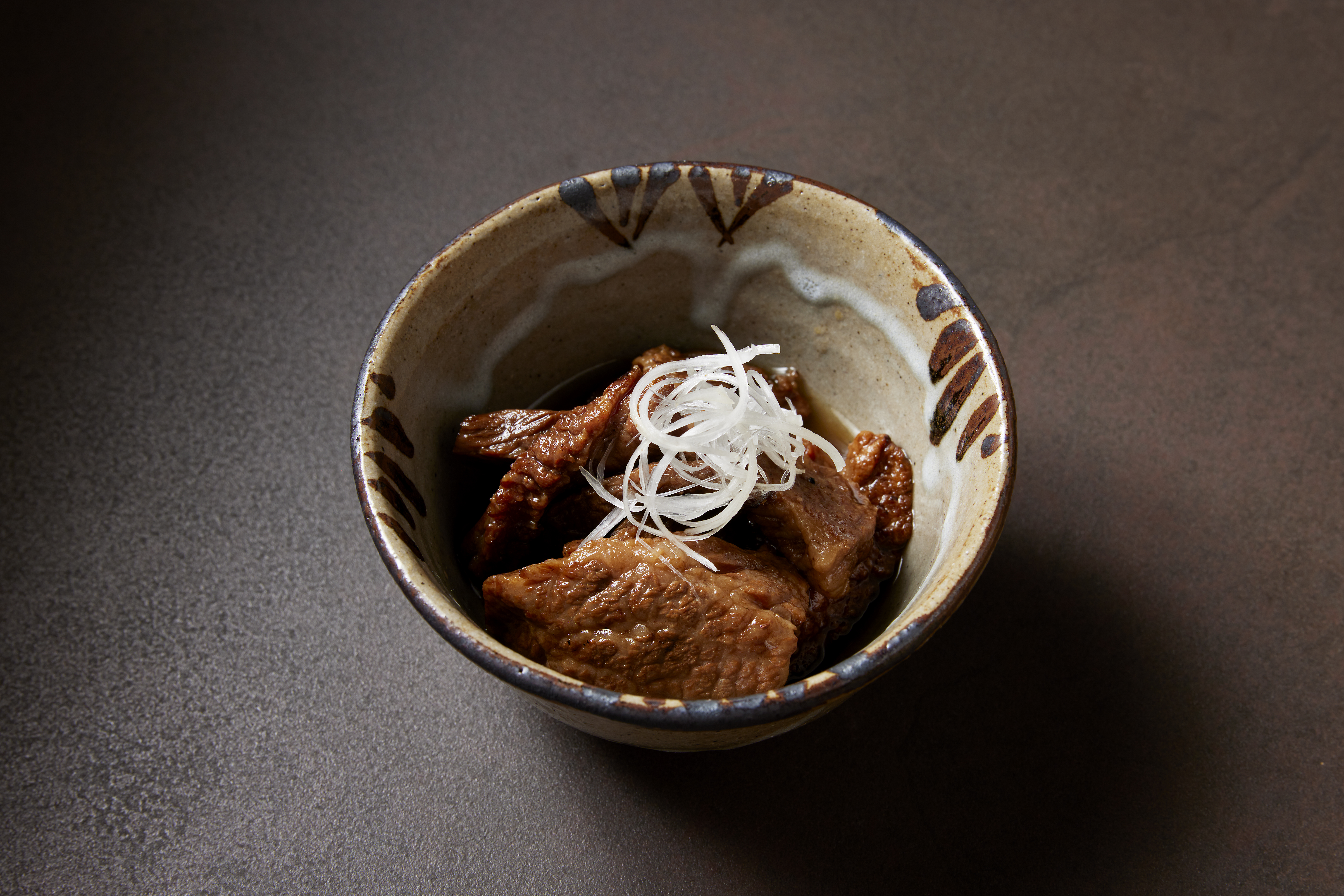 Aburi Nikomi - Thịt bò ủ than hầm 
